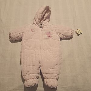 Absorba baby girls size 3 months snowsuit, has enclosed feet, opened hands NWT
